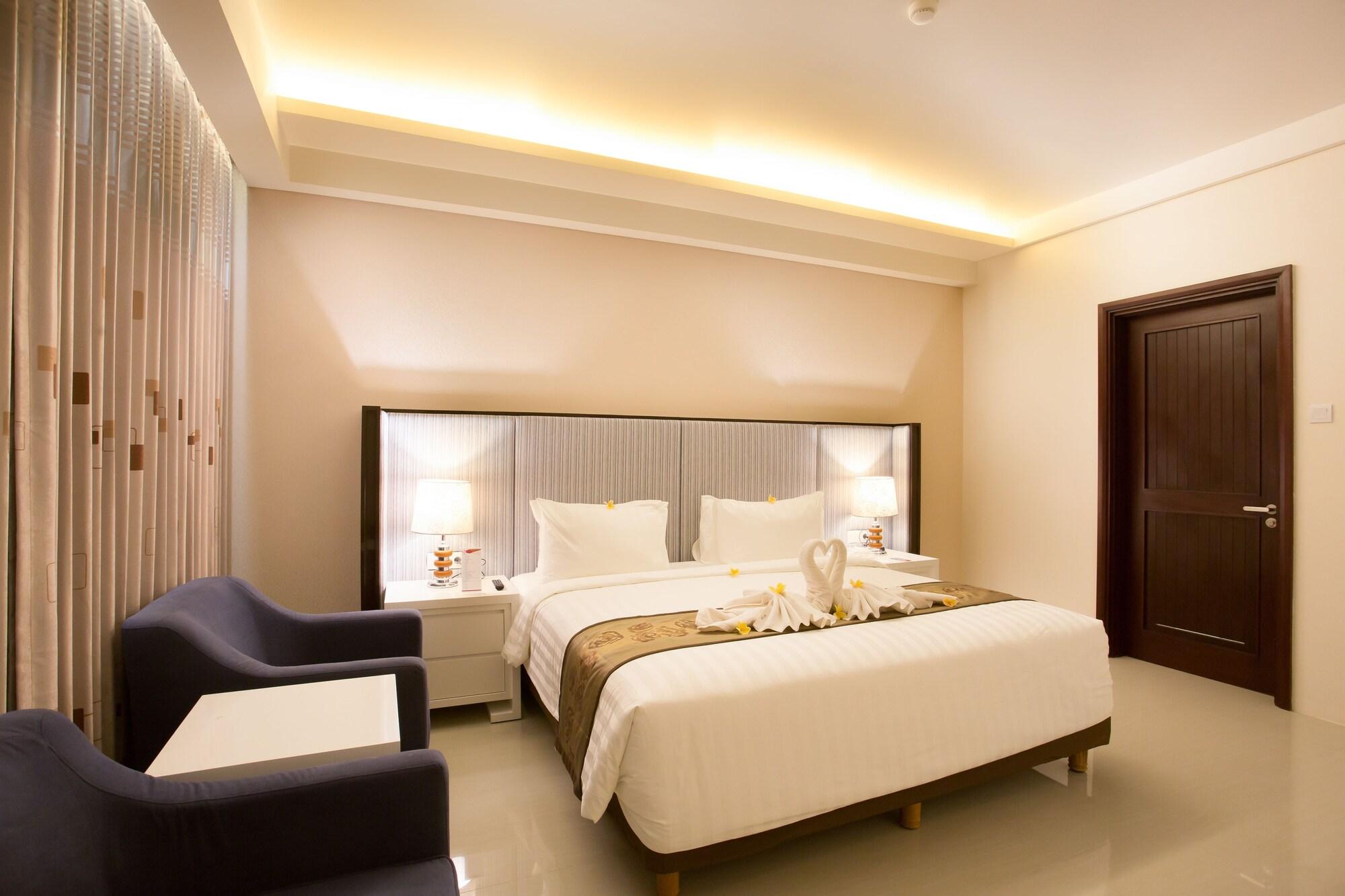 Golden Palace Hotel Lombok Mataram Exterior foto