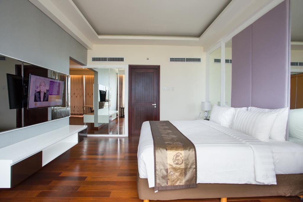 Golden Palace Hotel Lombok Mataram Habitación foto