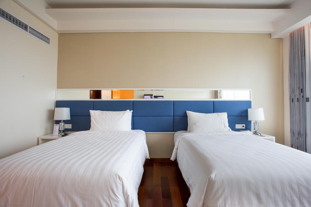 Golden Palace Hotel Lombok Mataram Habitación foto