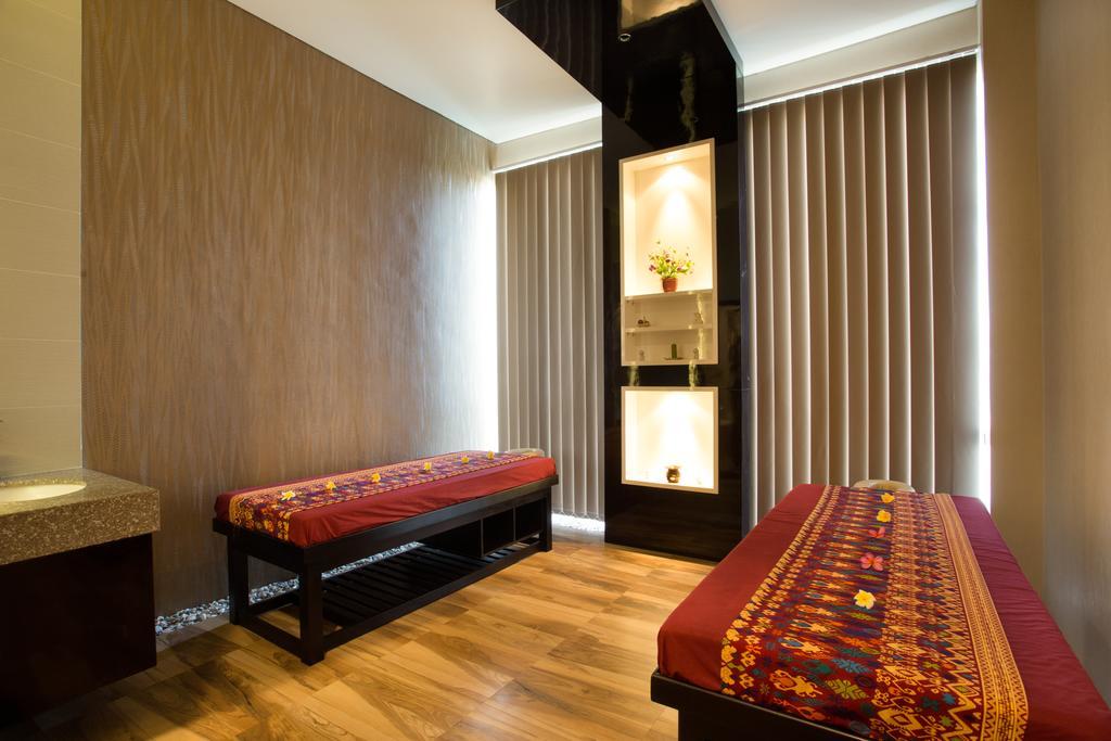 Golden Palace Hotel Lombok Mataram Exterior foto