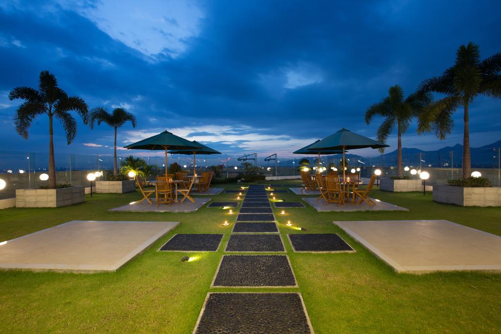 Golden Palace Hotel Lombok Mataram Exterior foto