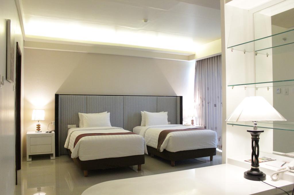 Golden Palace Hotel Lombok Mataram Exterior foto